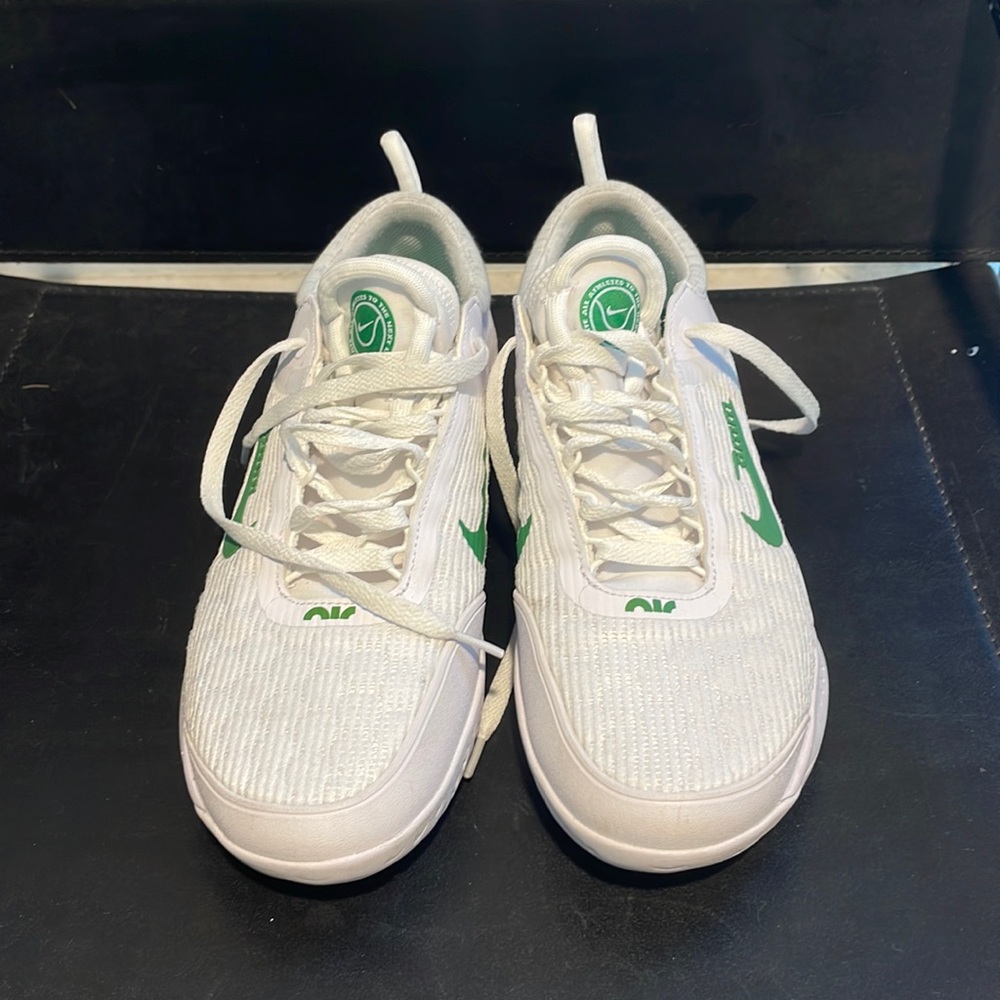 Nike court air zoom NXT men's size 9.5